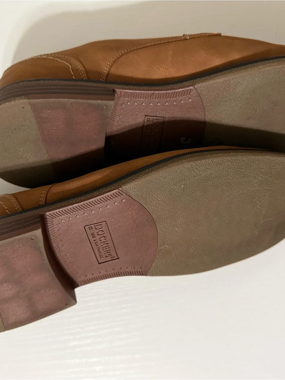 Dockers Men's Brown Lace-Up Oxfords